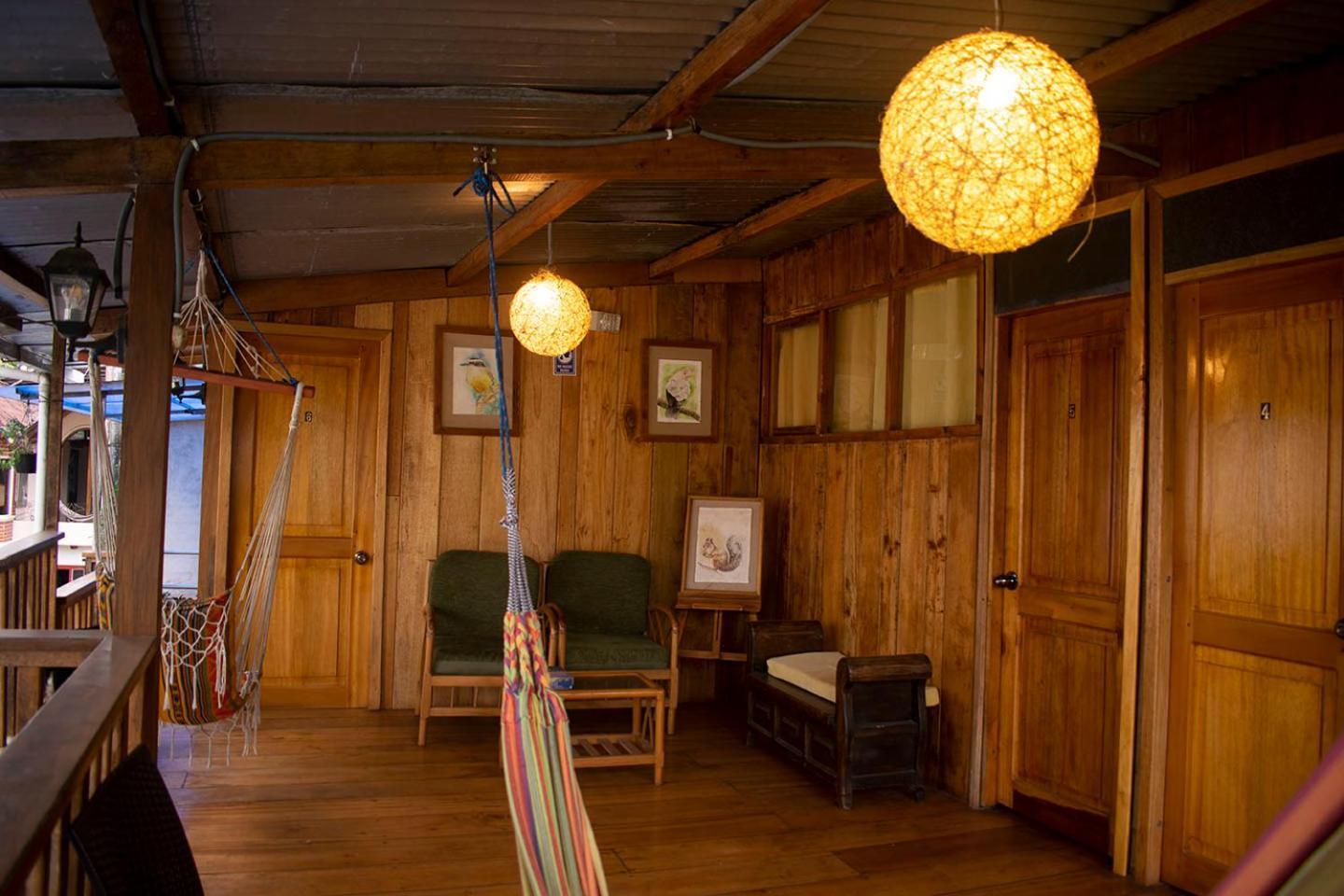Hostal Los Farolitos Mindo Zewnętrze zdjęcie